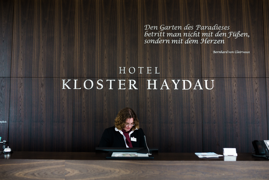Hochzeit im Kloster Haydau Hochzeitsfotografie Kassel Morschen Hochzeitsfotograf Wedding Photographer Ganztagesreportage Blumenkinder