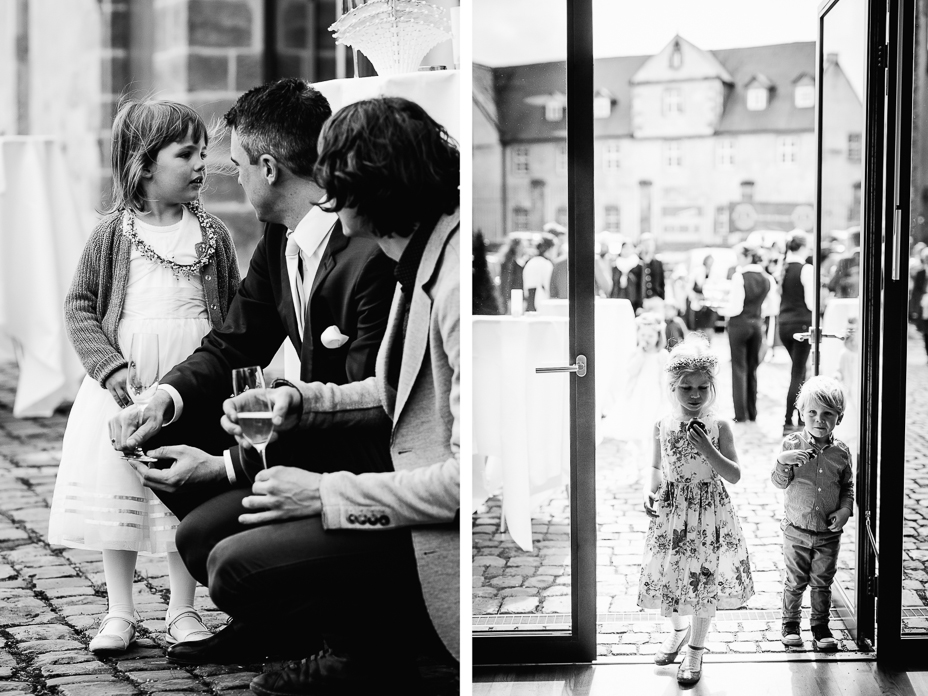 Hochzeit im Kloster Haydau Hochzeitsfotografie Kassel Morschen Hochzeitsfotograf Wedding Photographer Ganztagesreportage Blumenkinder