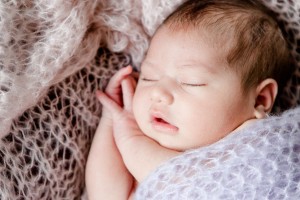Neugeborenenfotografie Kassel Inka Englisch Fotografie-Babyfotografie Newborn