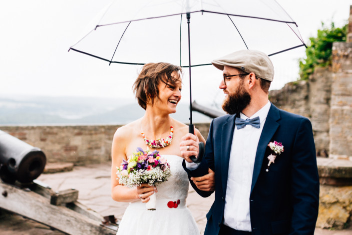 Hochzeitsfotograf Hochzeitsreportage Ganztagesreportage Storytelling Lifestyle Edersee Strandhaus Regenhochzeit