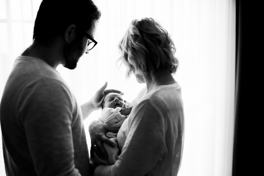 Babyshooting Neugeborenenshooting Reportage dokumentarisch natürlich zuhause Homestory Babyfotograf Homestory Kassel Lifestyle Babyhomestory bei Kassel