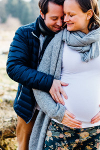 Wintershooting Schwangerschaftsportraits Coupleshooting Babybauchshooting Kassel 2016 Liebe Reinhardswald Babybauchshooting im Birkenwald in Kassel