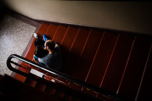 Engagementshoot zuhause Verlobungsshoot Couple Pärchenshoot Paarfotos Verlobungsfotos indoor Homestory Storytelling Lifestyle verliebt