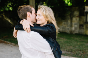 zu zweit in der Karlsaue Orangerie Paarshoot Engagementshooting Coupleshoot Verlobung Hochzeitsfotograf Kassel