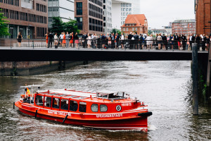 Hochzeit in Hamburgs Speicherstadt Hochzeitsreportage Hamburg Kaispeicher B Deck 10 Alster Hochzeitsfotograf