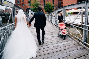 Hochzeit in Hamburgs Speicherstadt Hochzeitsreportage Hamburg Kaispeicher B Deck 10 Alster Hochzeitsfotograf