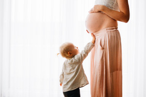 Babybauchshoot Babybauch Schwangerschaft Schwangerschaftsshooting Fotograf Kassel Homestory zuhause Geschwister Storytelling Lifestyle muckelige Babybauch-Homestory zu fünftBabybauchshoot Babybauch Schwangerschaft Schwangerschaftsshooting Fotograf Kassel Homestory zuhause Geschwister Storytelling Lifestyle muckelige Babybauch-Homestory zu fünft