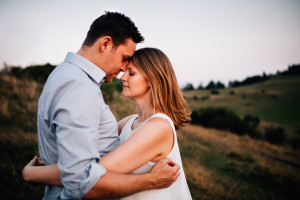 Engagementshoot Wenn Liebe grenzenlos scheint Sonnenuntergang Dörnberg Helfensteine Coupleshoot Inka Englisch Photography Kassel 2017 Paarshooting Verlobung Hochzeitsfotograf Kassel Wiesbaden Hochzeit Loveshoot Liebe Lifestyle