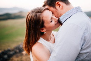 Engagementshoot Wenn Liebe grenzenlos scheint Sonnenuntergang Dörnberg Helfensteine Coupleshoot Inka Englisch Photography Kassel 2017 Paarshooting Verlobung Hochzeitsfotograf Kassel Wiesbaden Hochzeit Loveshoot Liebe Lifestyle