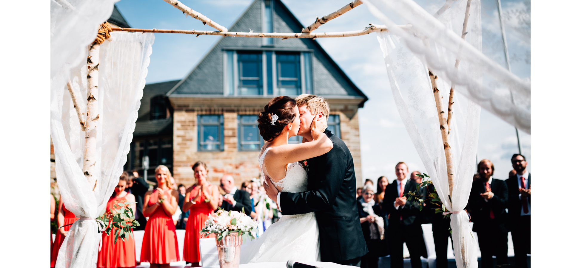 Hochzeitsfotograf Hochzeitsreportage Storytelling freie Trauung Schloss Waldeck Edersee Kassel Inka Englisch Photography