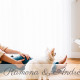 Babybauchshoot Babybauch Schwangerschaft Schwangerschaftsshooting Fotograf Kassel Homestory zuhause Geschwister Storytelling Lifestyle muckelige Babybauch-Homestory zu fünft