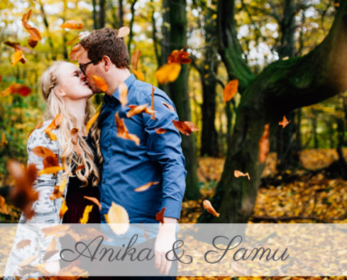 herbstliches Paarshoot im Wald Portrait Wald Herbst Laub Natur Coupleshoot Paarshoot Paarfotos Paerchen Engagement Verlobung Liebe verliebt Storytelling Fotograf Kassel Frankfurt Hannover