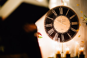 Hochzeitsfotograf Kassel Hochzeitsreportage Storytelling Steampunk WeddingPhotographer Inka Englisch Photography Grischäfer Kaskadenwirtschaft Kassel Reise in eine andere Zeit Steampunk Hochzeit steampunk wedding zahnräder viktorianisch Liebe freie Trauung Friederike Delong Dampfmaschine Deko Meike Thienemann