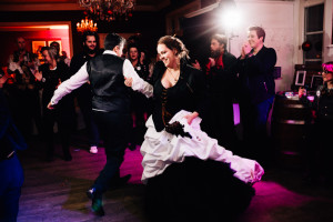 Hochzeitsfotograf Kassel Hochzeitsreportage Storytelling Steampunk WeddingPhotographer Inka Englisch Photography Grischäfer Kaskadenwirtschaft Kassel Reise in eine andere Zeit Steampunk Hochzeit steampunk wedding zahnräder viktorianisch Liebe freie Trauung Friederike Delong Dampfmaschine Deko Meike Thienemann