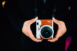 Hochzeitsfotograf Frankfurt Kassel Reportage Dokumentation Storytelling Inka Englisch Photography Burg Schwarzenstein Kassel Wedding Photographer Indonesischer Hochzeitszauber auf Burg Schwarzenstein