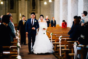Basilika Schloss Johannisberg Trauung Hochzeitsfotograf Frankfurt Kassel Reportage Dokumentation Storytelling Inka Englisch Photography Burg Schwarzenstein Kassel Wedding Photographer Indonesischer Hochzeitszauber auf Burg Schwarzenstein
