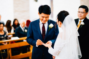Basilika Schloss Johannisberg Trauung Hochzeitsfotograf Frankfurt Kassel Reportage Dokumentation Storytelling Inka Englisch Photography Burg Schwarzenstein Kassel Wedding Photographer Indonesischer Hochzeitszauber auf Burg Schwarzenstein