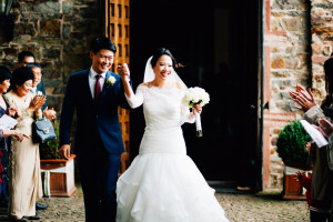 Basilika Schloss Johannisberg Trauung Hochzeitsfotograf Frankfurt Kassel Reportage Dokumentation Storytelling Inka Englisch Photography Burg Schwarzenstein Kassel Wedding Photographer Indonesischer Hochzeitszauber auf Burg Schwarzenstein