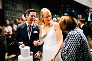 Hochzeitsfotograf Kassel Hochzeitsreportage Inka Englisch Photography Wedding Portrait Dokumentation GanztagsreportageStorytelling Bergpark Wilhelmshoehe Wilhelmshöhe Schloss Schlosshotel Thronsaal Herkules Terrassen Hochzeit im Bergpark Wilhelmshöhe in Kassel Ein Tag voller Geschichten First Look Braut Bräutigam