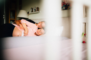 Babybauch Homestory bei Kassel Zuckersüßes Warten auf das Yogi-Baby Babybauchshoot Kassel Inka Englisch Photography Schwangerschaft Foto Fotoshoot Babybauch Pregnancy Homestory zuhause