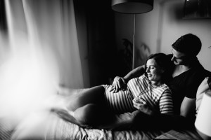Babybauch Homestory bei Kassel Zuckersüßes Warten auf das Yogi-Baby Babybauchshoot Kassel Inka Englisch Photography Schwangerschaft Foto Fotoshoot Babybauch Pregnancy Homestory zuhause