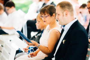 Maritime Hochzeit in der Traumkulisse Hoher Darsberg Hochzeitsfotograf-Kassel Frankfurt Wiesbaden Hoher Darsberg Inka Englisch Photography Hochzeitsreportage Storytelling Trauung unter freiem Himmel outdoor freie Trauung Pavillon Zelt
