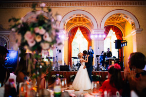 Elegantes Glück im Staatsbad Bad Brückenau Hochzeitsfotograf Staatsbad Bad Brückenau Hochzeit Kassel Reportage Storytelling Inka Englisch Photography Feier