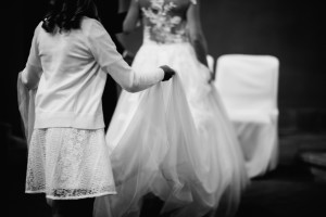 Elegantes Glück im Staatsbad Bad Brückenau Hochzeitsfotograf Staatsbad Bad Brückenau Hochzeit Kassel Reportage Storytelling Inka Englisch Photography Kirche