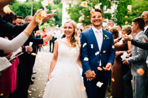 Elegantes Glück im Staatsbad Bad Brückenau Hochzeitsfotograf Staatsbad Bad Brückenau Hochzeit Kassel Reportage Storytelling Inka Englisch Photography Kirche