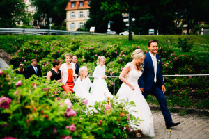 Elegantes Glück im Staatsbad Bad Brückenau Hochzeitsfotograf Staatsbad Bad Brückenau Hochzeit Kassel Reportage Storytelling Inka Englisch Photography Kirche
