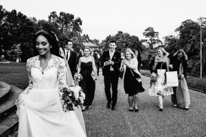 Von Norwegen nach Kassel, um zu heiraten Hochzeitsfotograf Kassel Bergpark WilhelmshöheOrangerie Inka Englisch Photography Hochzeitsreportage Aue Wedding Photographer Lifestyle Storytelling Schlosskapelle Gratulation