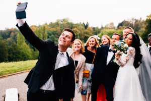Von Norwegen nach Kassel, um zu heiraten Hochzeitsfotograf Kassel Bergpark WilhelmshöheOrangerie Inka Englisch Photography Hochzeitsreportage Aue Wedding Photographer Lifestyle Storytelling Schlosskapelle Gratulation