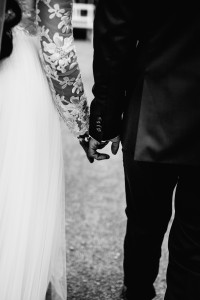 Von Norwegen nach Kassel, um zu heiraten Hochzeitsfotograf Kassel Bergpark WilhelmshöheOrangerie Inka Englisch Photography Hochzeitsreportage Aue Wedding Photographer Lifestyle Storytelling Schlosskapelle Herbst Portraits Brautpaar Shooting