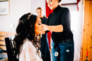 Von Norwegen nach Kassel, um zu heiraten Hochzeitsfotograf Kassel Orangerie Inka Englisch Photography Hochzeitsreportage Aue Wedding Photographer Lifestyle Storytelling Getting Ready