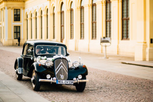 Von Norwegen nach Kassel, um zu heiraten Hochzeitsfotograf Kassel Bergpark WilhelmshöheOrangerie Inka Englisch Photography Hochzeitsreportage Aue Wedding Photographer Lifestyle Storytelling Schlosskapelle Herbst Portraits Brautpaar Orangerie Feier Empfang