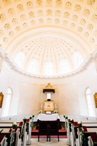 Von Norwegen nach Kassel, um zu heiraten Hochzeitsfotograf Kassel Orangerie Inka Englisch Photography Hochzeitsreportage Aue Wedding Photographer Lifestyle Storytelling Schlosskapelle Zeremonie Trauung