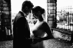 Babybauch Hochzeit auf Schloss Friedrichsstein Hochzeitsfotografie Kassel Bad Wildungen Hochzeitsfotograf Wedding Photographer Ganztagesreportage freie Trauung