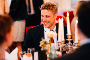 Babybauch Hochzeit auf Schloss Friedrichsstein Hochzeitsfotografie Kassel Bad Wildungen Hochzeitsfotograf Wedding Photographer Ganztagesreportage freie Trauung