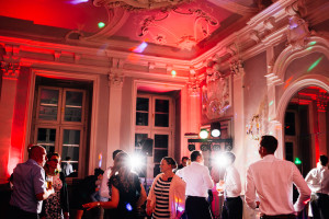 Babybauch Hochzeit auf Schloss Friedrichsstein Hochzeitsfotografie Kassel Bad Wildungen Hochzeitsfotograf Wedding Photographer Ganztagesreportage freie Trauung