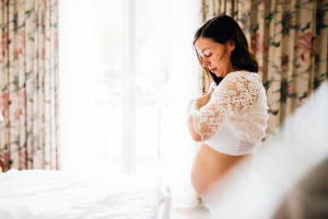 Babybauch Hochzeit auf Schloss Friedrichsstein Hochzeitsfotografie Kassel Bad Wildungen Hochzeitsfotograf Wedding Photographer Ganztagesreportage freie Trauung Getting Ready