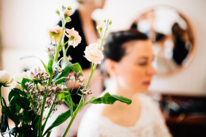 Babybauch Hochzeit auf Schloss Friedrichsstein Hochzeitsfotografie Kassel Bad Wildungen Hochzeitsfotograf Wedding Photographer Ganztagesreportage freie Trauung Getting Ready