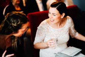 Babybauch Hochzeit auf Schloss Friedrichsstein Hochzeitsfotografie Kassel Bad Wildungen Hochzeitsfotograf Wedding Photographer Ganztagesreportage freie Trauung