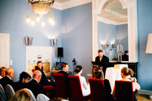 Babybauch Hochzeit auf Schloss Friedrichsstein Hochzeitsfotografie Kassel Bad Wildungen Hochzeitsfotograf Wedding Photographer Ganztagesreportage freie Trauung