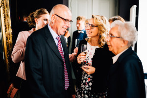 Babybauch Hochzeit auf Schloss Friedrichsstein Hochzeitsfotografie Kassel Bad Wildungen Hochzeitsfotograf Wedding Photographer Ganztagesreportage freie Trauung