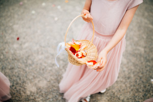Sommerliche Hochzeit im Bergpark Wilhelmshöhe Fotograf Schlosshotel Schlosskapelle Hochzeitsfotografie Kassel Hochzeitsfotograf Wedding Photographer Ganztagesreportage Getting Ready First Look