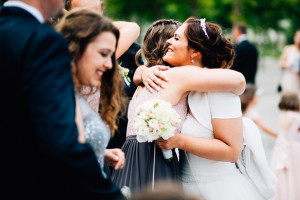 Sommerliche Hochzeit im Bergpark Wilhelmshöhe Fotograf Schlosshotel Schlosskapelle Hochzeitsfotografie Kassel Hochzeitsfotograf Wedding Photographer Ganztagesreportage Getting Ready First Look