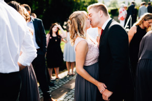 Sommerliche Hochzeit im Bergpark Wilhelmshöhe Fotograf Schlosshotel Schlosskapelle Hochzeitsfotografie Kassel Hochzeitsfotograf Wedding Photographer Ganztagesreportage Getting Ready First Look