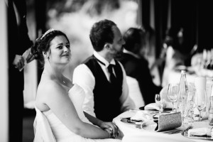 Sommerliche Hochzeit im Bergpark Wilhelmshöhe Fotograf Schlosshotel Schlosskapelle Hochzeitsfotografie Kassel Hochzeitsfotograf Wedding Photographer Ganztagesreportage Getting Ready First Look
