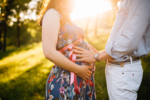 Babybauch Romantik Babybauchshooting Kassel 2018 Inka Englisch Photography Schwangerschaft Babybauch Fotograf Sonnenuntergang Natur