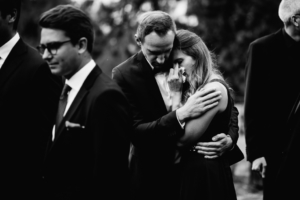 emotionale Hochzeit im Bergpark Wilhelmshöhe Kaskadenwirtschaft Grischaefer Inka Englisch 2018 freie Trauung Reportage Sektempfang